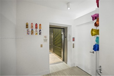 The only residence in The Harbour with this layout: a 16th-floor