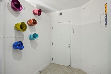 The only residence in The Harbour with this layout: a 16th-floor