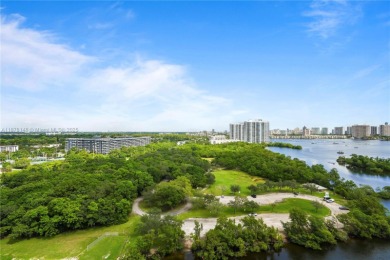The only residence in The Harbour with this layout: a 16th-floor