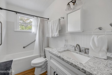 FULLY LEASED AND FURNISHED TURNKEY INVESTMENT POTENTIAL!