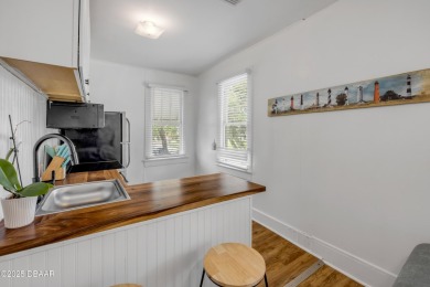 FULLY LEASED AND FURNISHED TURNKEY INVESTMENT POTENTIAL!