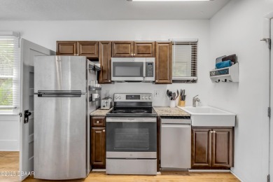 FULLY LEASED AND FURNISHED TURNKEY INVESTMENT POTENTIAL!