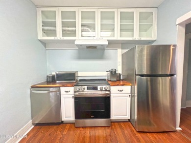 FULLY LEASED AND FURNISHED TURNKEY INVESTMENT POTENTIAL!