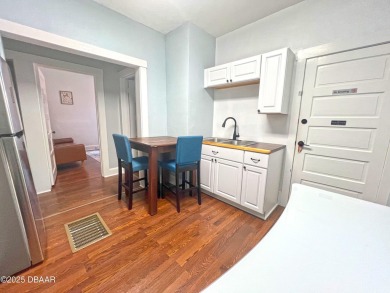 FULLY LEASED AND FURNISHED TURNKEY INVESTMENT POTENTIAL!