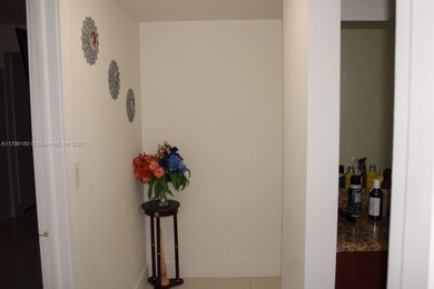 Apartment spacious 3 bed 2 bath with tiles throughout floors in