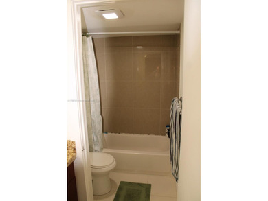 Apartment spacious 3 bed 2 bath with tiles throughout floors in