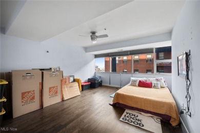 Exceptional, custom built corner unit at Pinnacle. Downtown