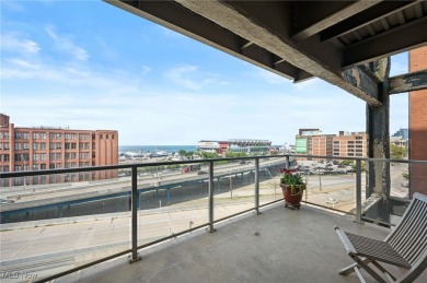 Exceptional, custom built corner unit at Pinnacle. Downtown