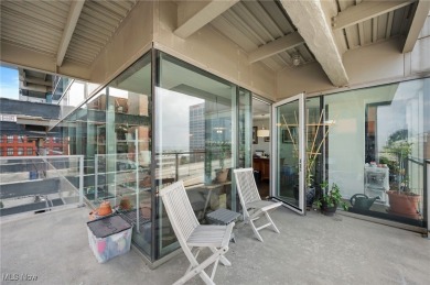 Exceptional, custom built corner unit at Pinnacle. Downtown