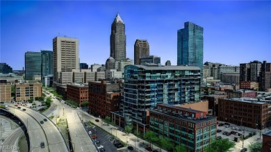 Exceptional, custom built corner unit at Pinnacle. Downtown