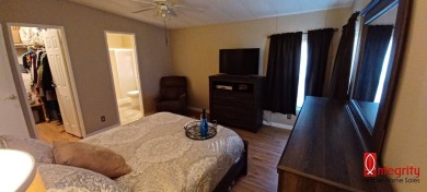 Come settle down in comfort and relaxation in a lovely