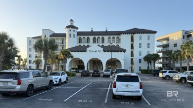 Boat lovers this is the perfect complex for you. Just seconds