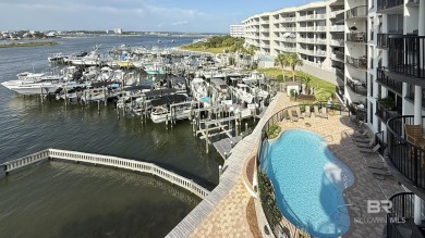 Boat lovers this is the perfect complex for you. Just seconds