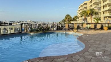 Boat lovers this is the perfect complex for you. Just seconds