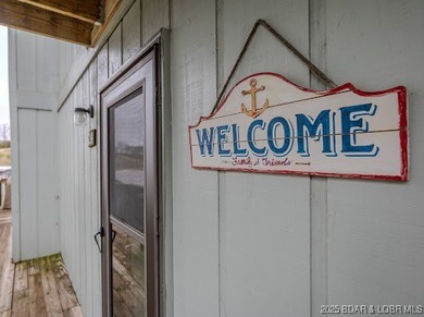 This beautifully furnished 1-bedroom condo at Lake of the Ozarks
