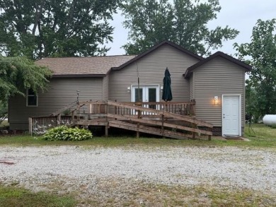 Discover this impeccably remodeled 3‑bedroom, 1