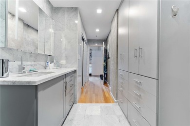 Located on the corner of the top floor, it has 13 ft