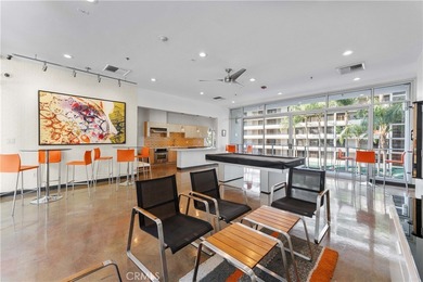 Located on the corner of the top floor, it has 13 ft