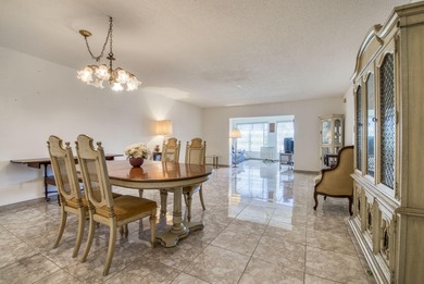 Spacious 2BD/2BA condo in the 55+ Oakland Estates community!