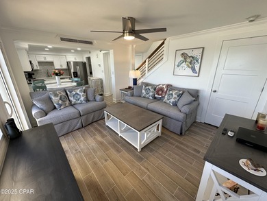 Penthouse west wing three-bedroom three-bathroom fully furnished