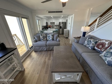 Penthouse west wing three-bedroom three-bathroom fully furnished