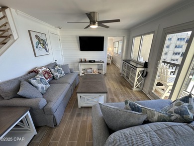 Penthouse west wing three-bedroom three-bathroom fully furnished