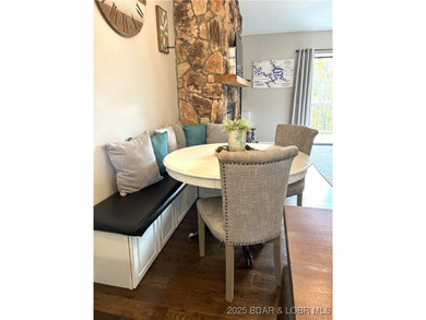 LAZY DAYS - TOP FLOOR LAKEFRONT CONDO Welcome to your serene