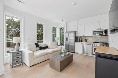 This remarkable contemporary residence on prestigious Murray