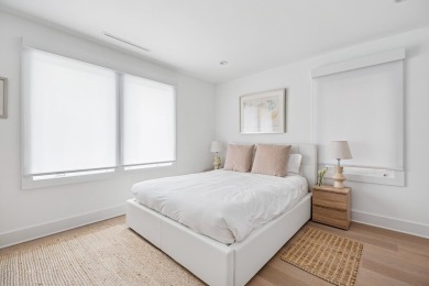 This remarkable contemporary residence on prestigious Murray