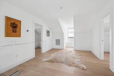 This remarkable contemporary residence on prestigious Murray