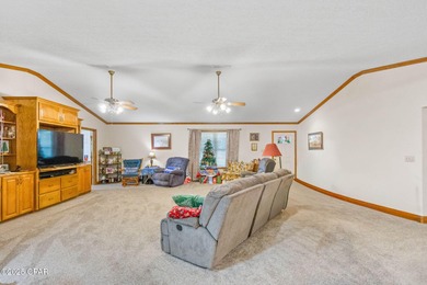 91+/- Acres - Active Cattle Farm - Greenwood, FL. Welcome to a