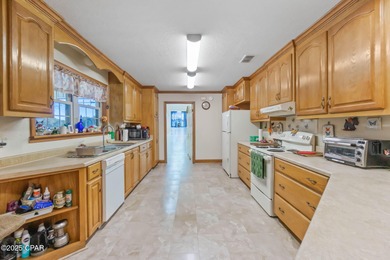 91+/- Acres - Active Cattle Farm - Greenwood, FL. Welcome to a