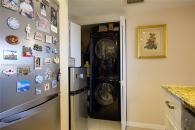 BEAUTIFUL 2 BEDROOM , 2 BATHROOM
Spacious and bright unit