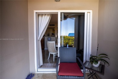 BEAUTIFUL 2 BEDROOM , 2 BATHROOM
Spacious and bright unit