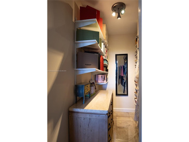 BEAUTIFUL 2 BEDROOM , 2 BATHROOM
Spacious and bright unit