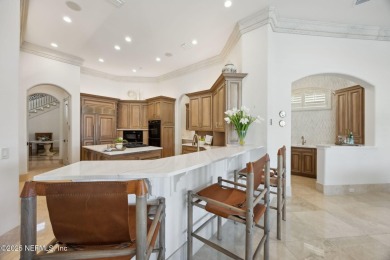 Enjoy the Island life ! Move-in-ready executive pool home: 4brs