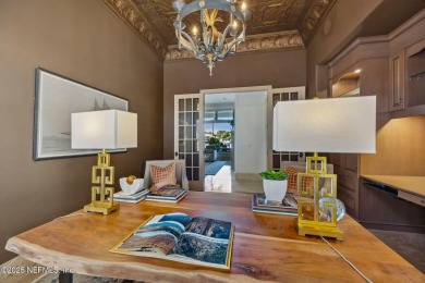 Enjoy the Island life ! Move-in-ready executive pool home: 4brs