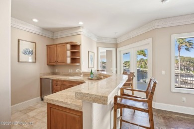 Enjoy the Island life ! Move-in-ready executive pool home: 4brs