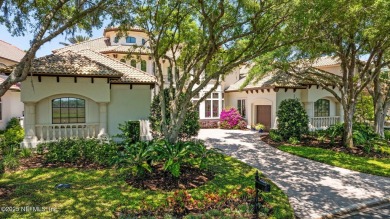 Enjoy the Island life ! Move-in-ready executive pool home: 4brs