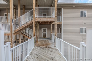 Spiffed up and ready for you! This 2 bedroom 2 bath walk-in unit