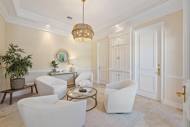 Perfectly situated just two blocks from the world-renowned