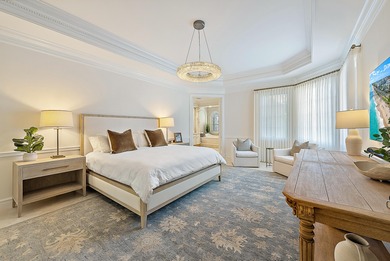 Perfectly situated just two blocks from the world-renowned