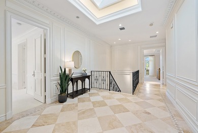 Perfectly situated just two blocks from the world-renowned