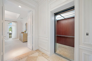 Perfectly situated just two blocks from the world-renowned