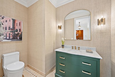 Perfectly situated just two blocks from the world-renowned