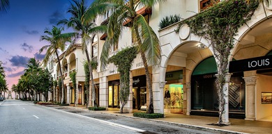 Perfectly situated just two blocks from the world-renowned