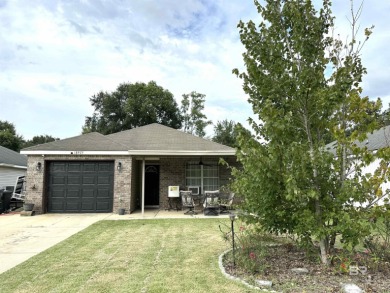 Charming 3-Bedroom Home in Prime Robertsdale Location! Welcome