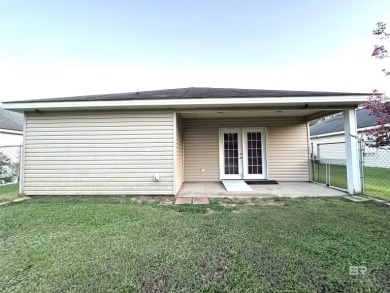 Charming 3-Bedroom Home in Prime Robertsdale Location! Welcome