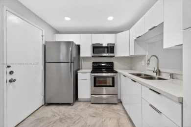 Fabulous 1/1 condo just 1 mile from the beach in an all-ages