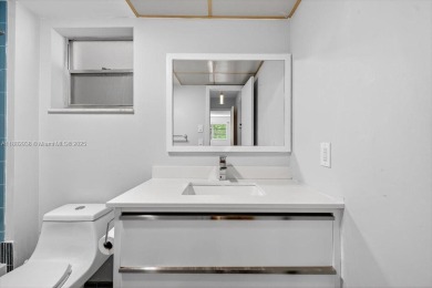 Fabulous 1/1 condo just 1 mile from the beach in an all-ages